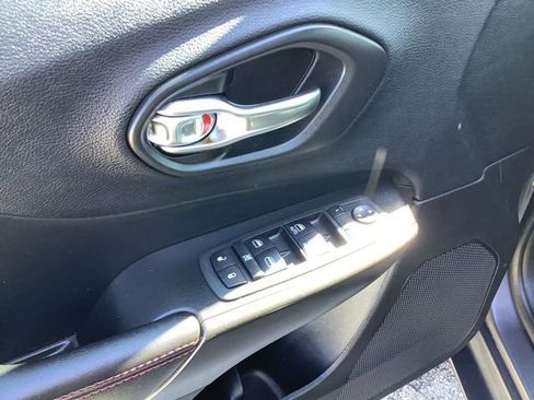 Used 2020 Jeep Cherokee Trailhawk w/ Cold Weather Group image 17