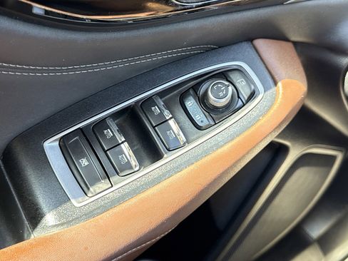 Used 2020 Subaru Outback Touring w/ Popular Package #2 image 18