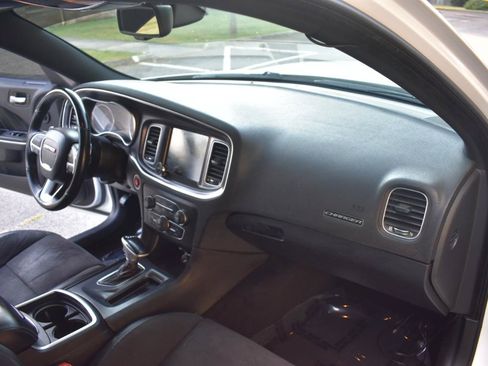 Used 2015 Dodge Charger R/T Scat Pack w/ Beats Audio Group RWD image 22