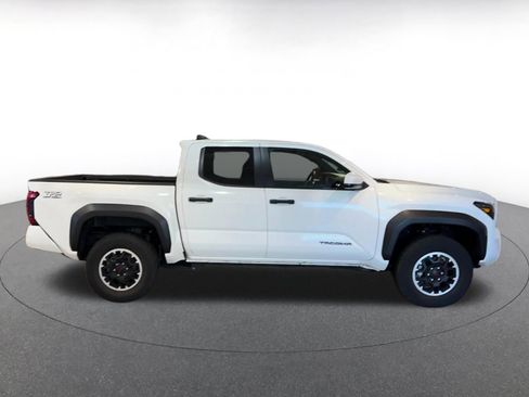 Used 2025 Toyota Tacoma TRD Off-Road image 16