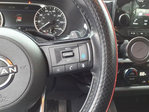 Used 2022 Nissan Pathfinder SL image 11