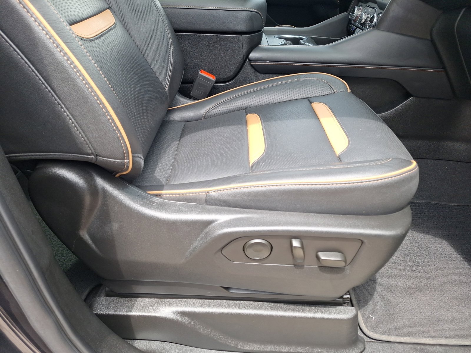Used 2023 GMC Yukon AT4 w/ AT4 Premium Plus Package AWD/4WD image 36
