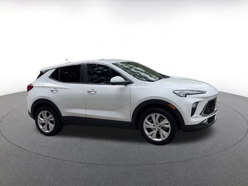 Used 2025 Buick Encore GX Preferred FWD image 2
