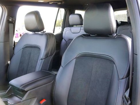 New 2025 Jeep Grand Cherokee L Altitude image 10