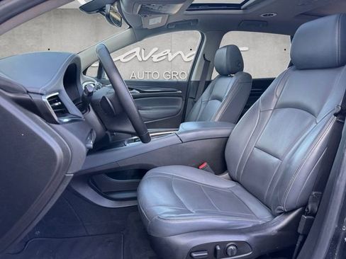 Used 2019 Buick Enclave Essence image 19