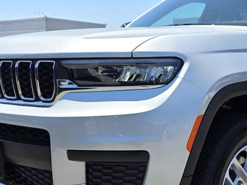 New 2025 Jeep Grand Cherokee L Laredo w/ Luxury Tech Group I image 7