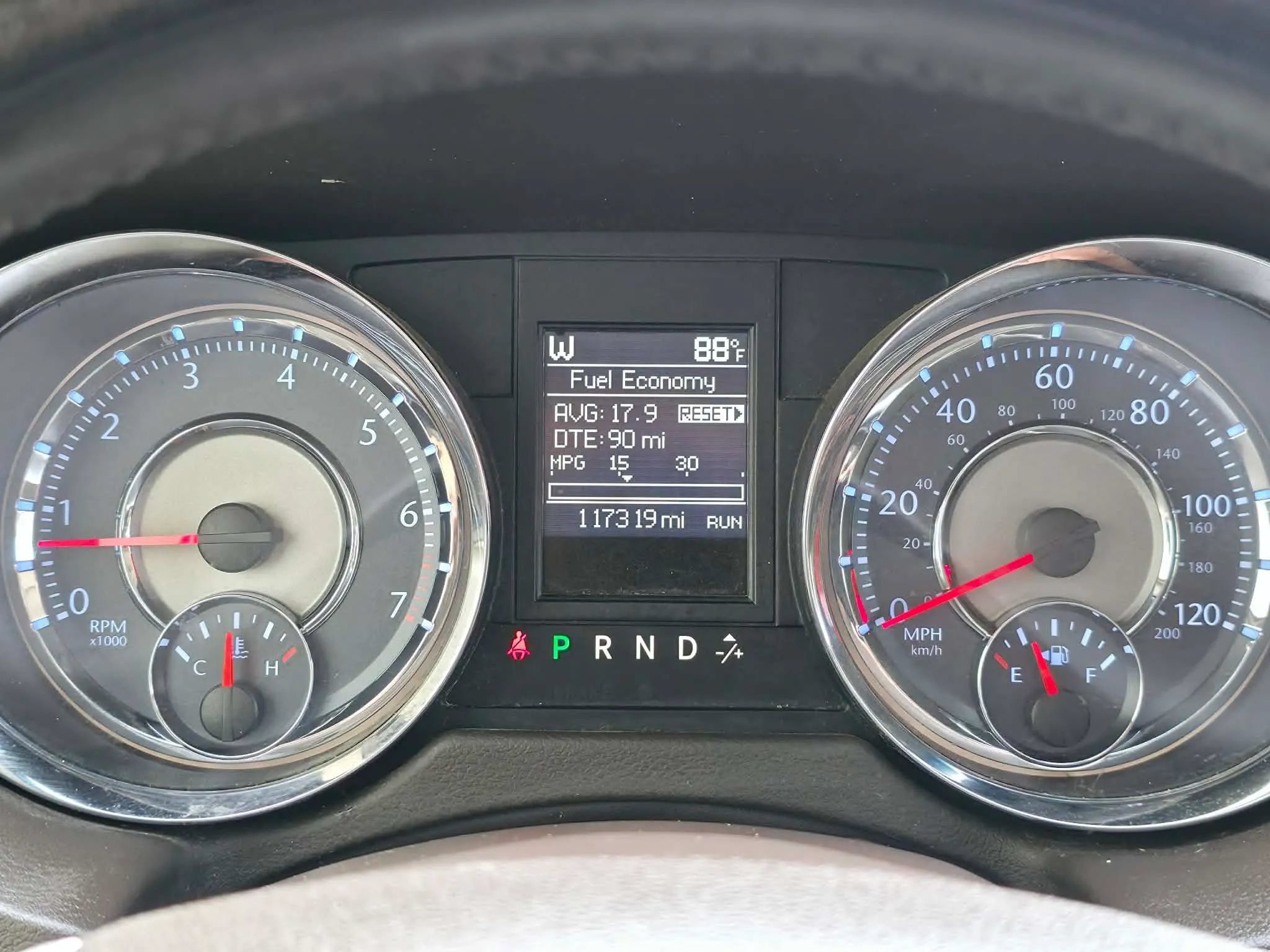 Used 2014 Chrysler Town & Country Touring FWD image 21