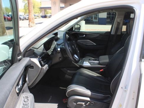 Used 2024 Acura MDX SH-AWD w/ Advance Package image 12