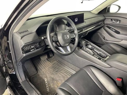 Used 2023 Honda Accord Touring image 3