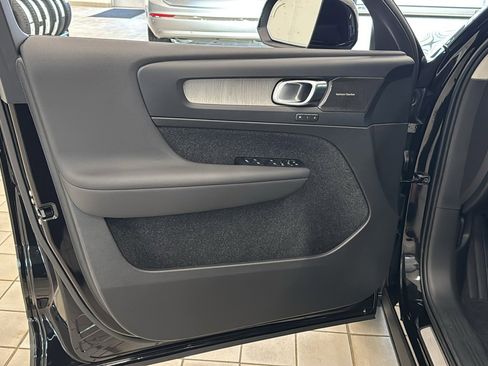 Used 2026 Volvo XC40 B5 Ultra w/ Protection Package Premier image 21