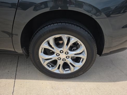Used 2019 Buick Enclave Avenir w/ Avenir Technology Package FWD image 28