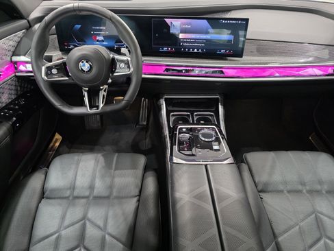 Used 2025 BMW 760i xDrive w/ Executive Package AWD/4WD image 10