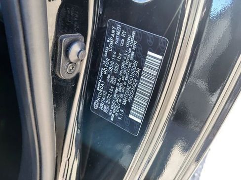 Used 2013 Hyundai Veloster Turbo image 27