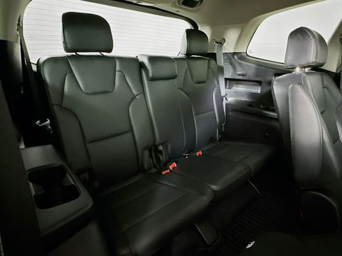 Used 2024 Kia Telluride EX w/ EX Captain's Chair Package image 14