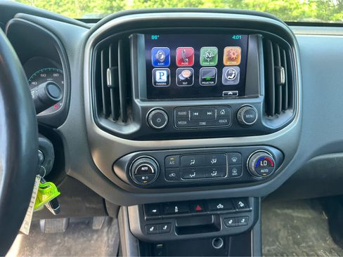 Used 2016 Chevrolet Colorado Z71 AWD/4WD image 12