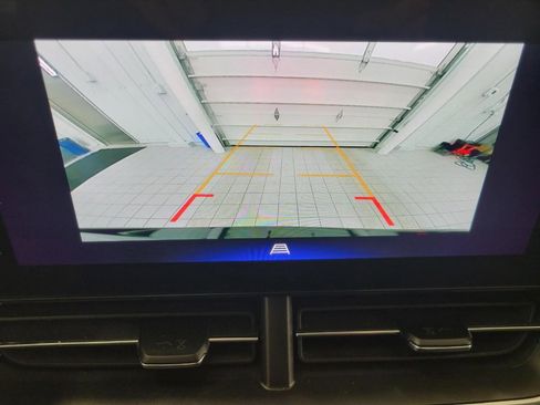 Used 2025 Chevrolet Trax LT w/ LT Convenience Package image 15