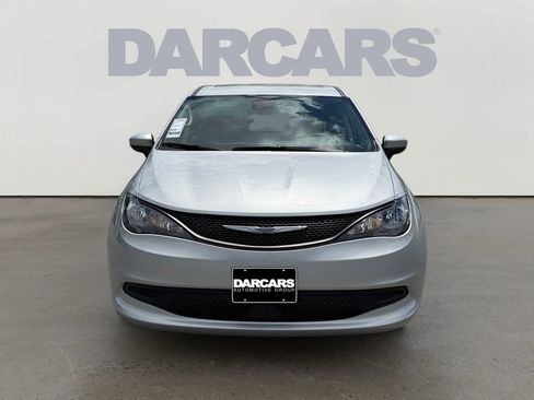 Used 2023 Chrysler Voyager LX FWD image 2