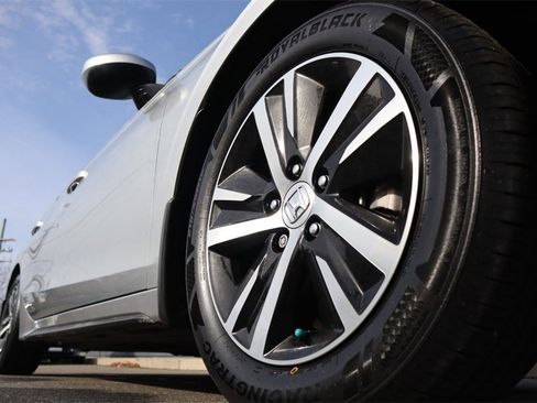 Used 2024 Honda Civic LX image 10