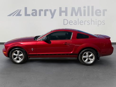 Used 2008 Ford Mustang Deluxe image 2