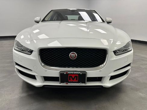 Used 2018 Jaguar XE Premium image 13