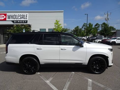 Used 2024 Cadillac Escalade Sport Platinum w/ LPO, ONYX Package AWD/4WD image 3
