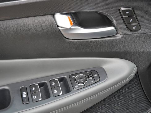 Certified 2023 Hyundai Santa Fe Limited image 19