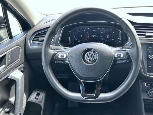 Used 2020 Volkswagen Tiguan SEL AWD/4WD image 11
