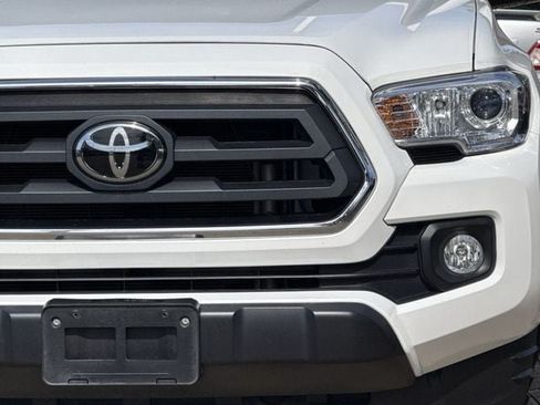Used 2023 Toyota Tacoma SR5 RWD image 7