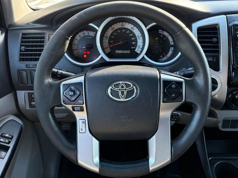 Used 2014 Toyota Tacoma 4x4 Access Cab V6 image 19
