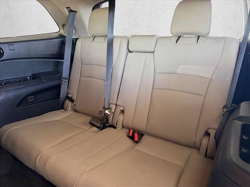 Used 2017 Honda Pilot Touring image 11