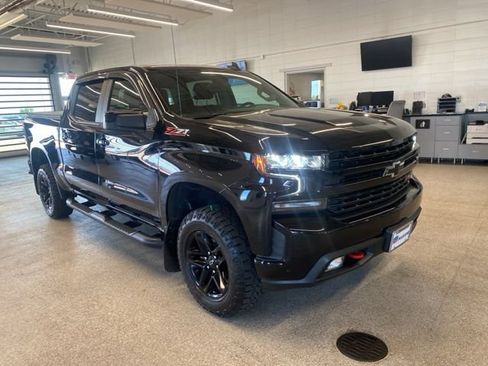 Used 2021 Chevrolet Silverado 1500 LT Trail Boss w/ Convenience Package II AWD/4WD image 3