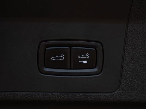 Certified 2025 Porsche Panamera 4 image 30