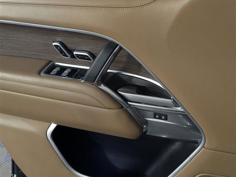 Used 2023 Land Rover Range Rover Long Wheelbase Autobiography image 20