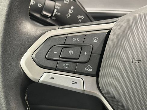 Used 2026 Volkswagen Tiguan SE AWD/4WD image 36