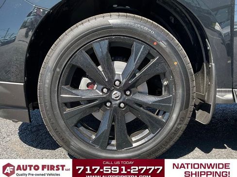Used 2018 Nissan Pathfinder SL w/ Midnight Edition Package AWD/4WD image 4