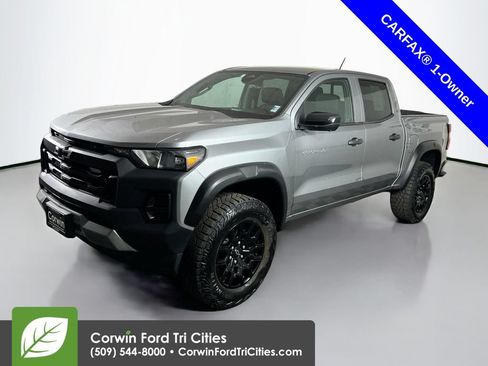 Used 2024 Chevrolet Colorado Trail Boss w/ Technology Package AWD/4WD image 5