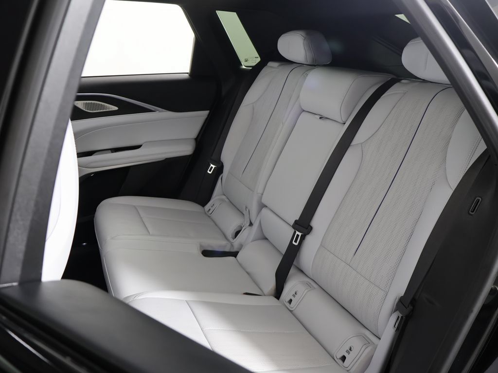 Used 2024 Cadillac Lyriq Sport RWD image 35