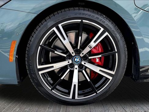 Used 2025 BMW 550e xDrive w/ Premium Package AWD/4WD image 33