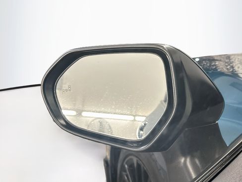 Used 2025 Toyota Camry SE FWD image 16