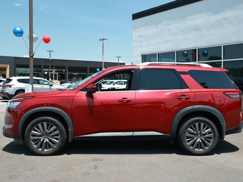Used 2022 Nissan Pathfinder SL w/ SL Premium Package FWD image 9