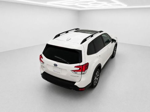 Used 2023 Subaru Forester Premium AWD/4WD image 34