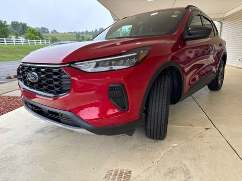 Used 2025 Ford Escape ST-Line w/ Cold Weather Package AWD/4WD image 10