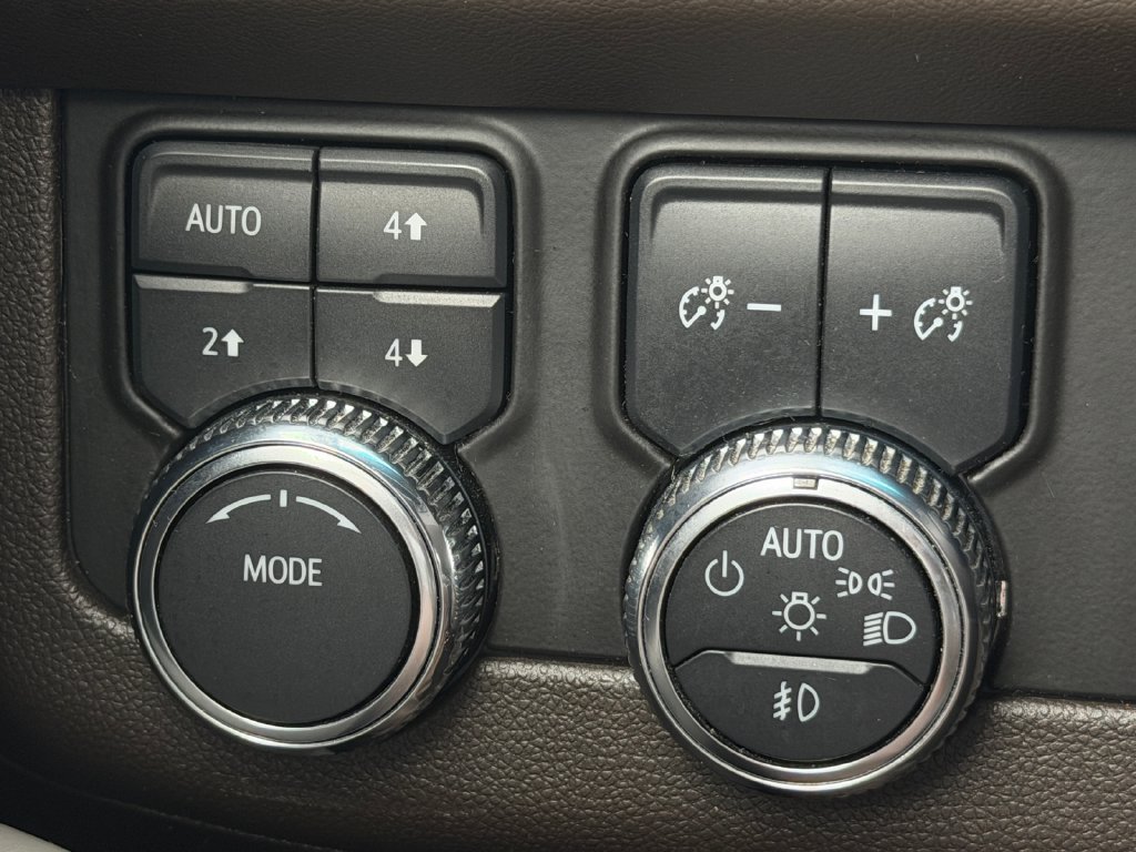 Used 2022 GMC Yukon XL SLE w/ Max Trailering Package AWD/4WD image 11