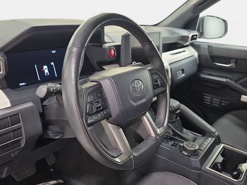 Certified 2024 Toyota Tacoma TRD Off-Road AWD/4WD image 12