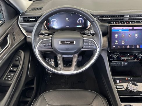 Used 2022 Jeep Grand Cherokee L Limited AWD/4WD image 13
