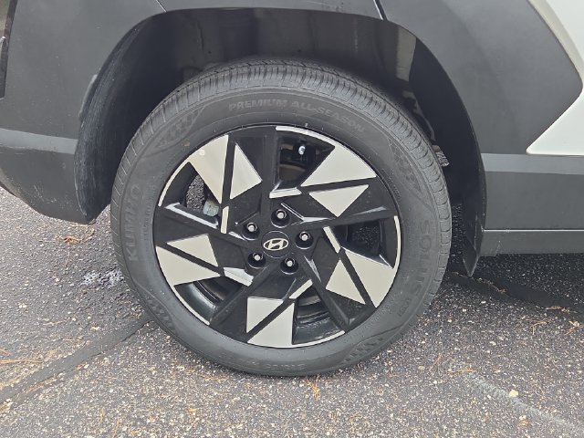 Used 2025 Hyundai Kona SEL AWD/4WD image 6