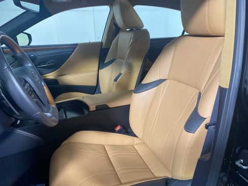 Certified 2025 Lexus ES 350 w/ Accessory Package (Z2) image 12