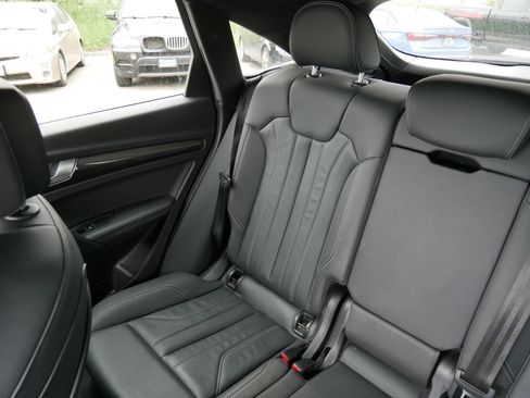 Used 2022 Audi Q5 2.0T Premium Plus image 12