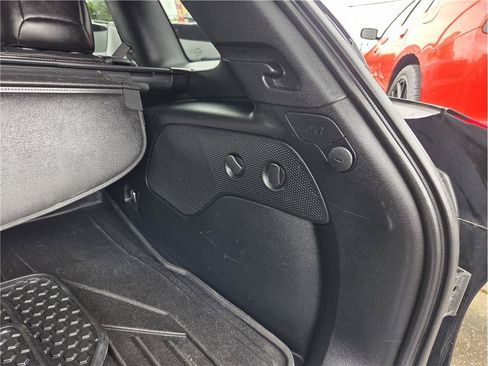 Used 2018 Jeep Cherokee Trailhawk AWD/4WD image 32