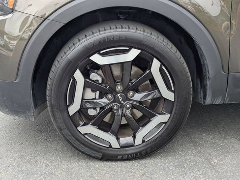 Used 2025 Kia Telluride S AWD/4WD image 13